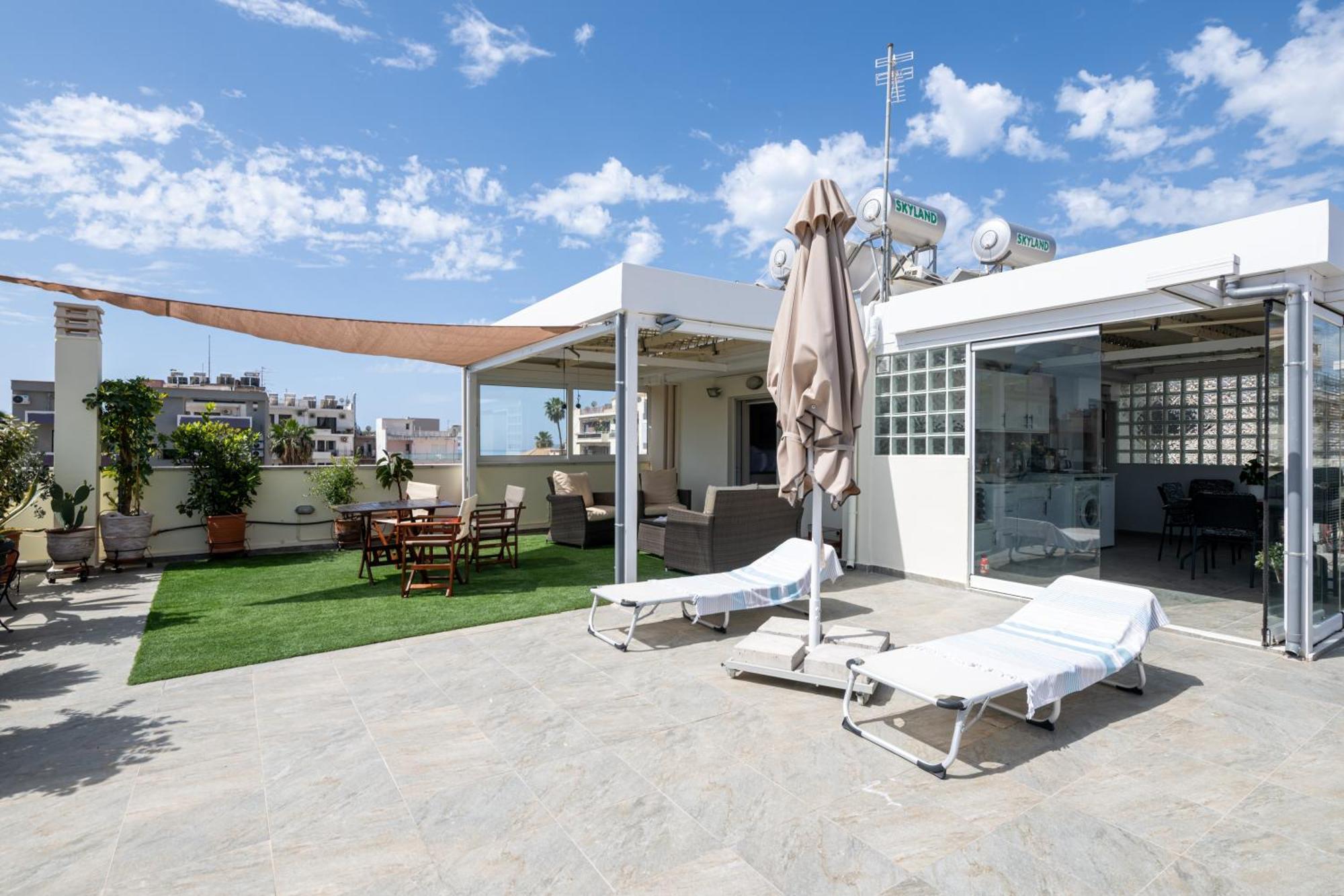 Myrto Luxurious Top Floor Studio Kalamata Esterno foto